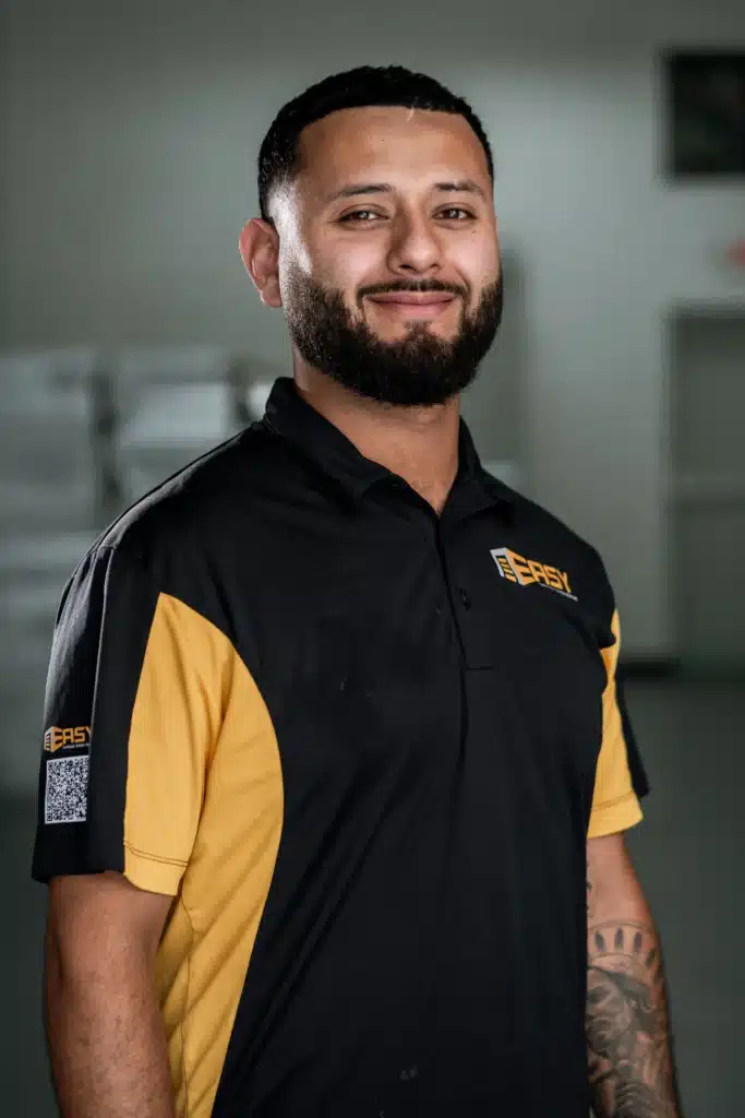 Alberto, service tech